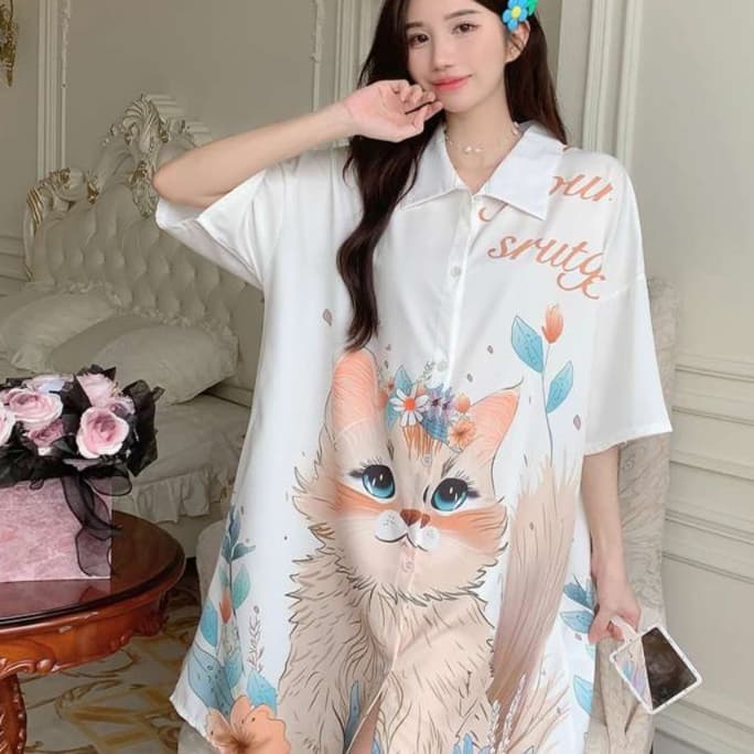 愛らしい子猫とお花のチュニックワンピース