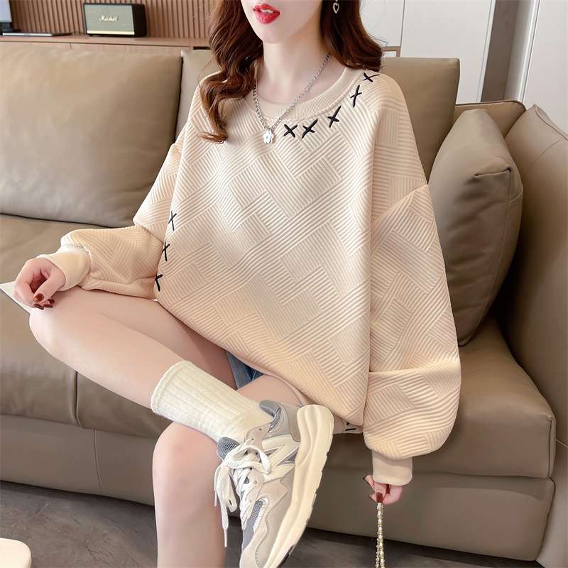 シックな刺繍入りニットチュニック