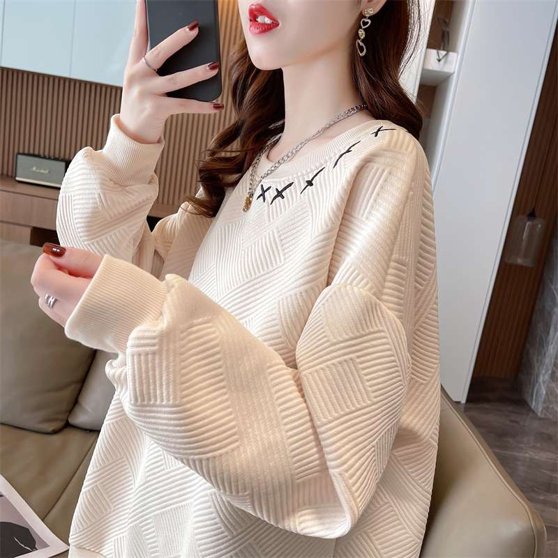 シックな刺繍入りニットチュニック