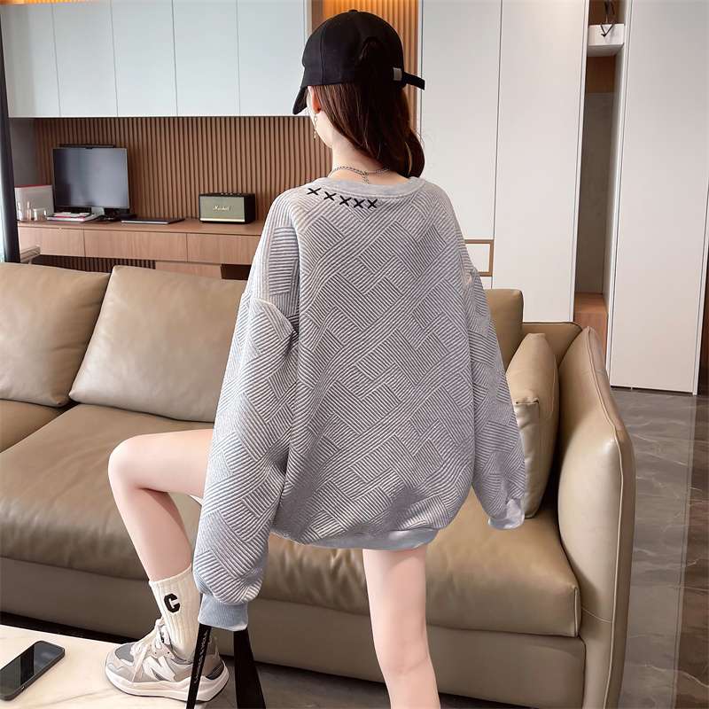 シックな刺繍入りニットチュニック