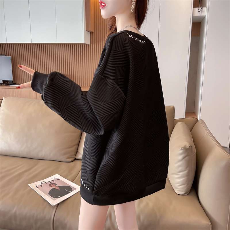 シックな刺繍入りニットチュニック