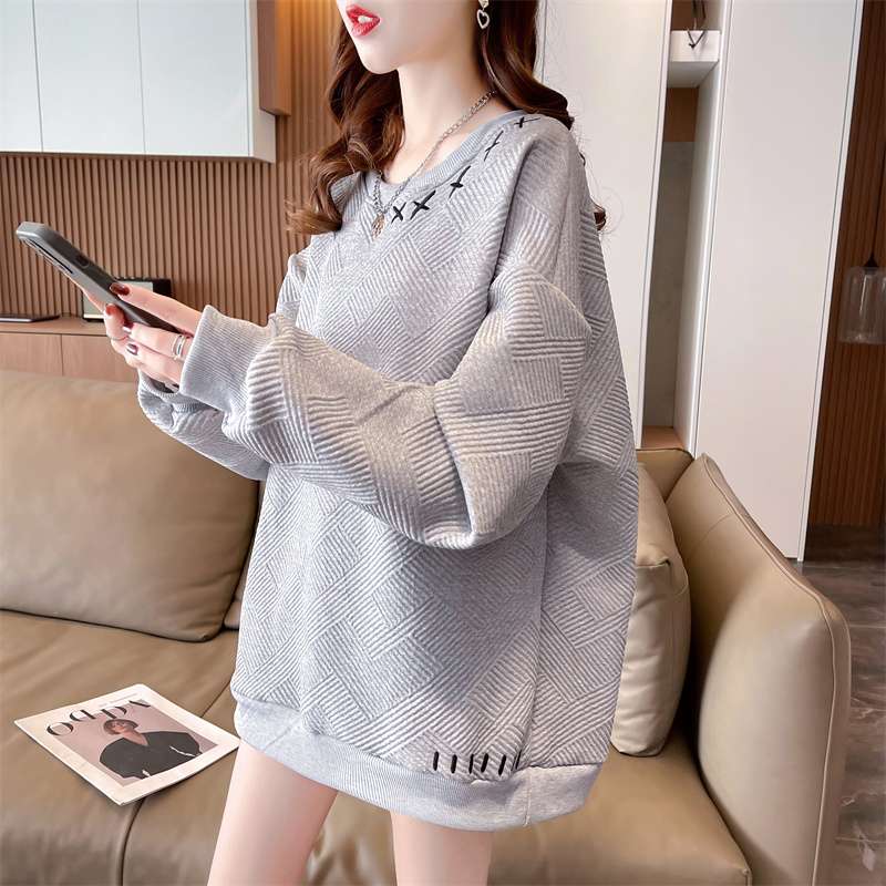 シックな刺繍入りニットチュニック