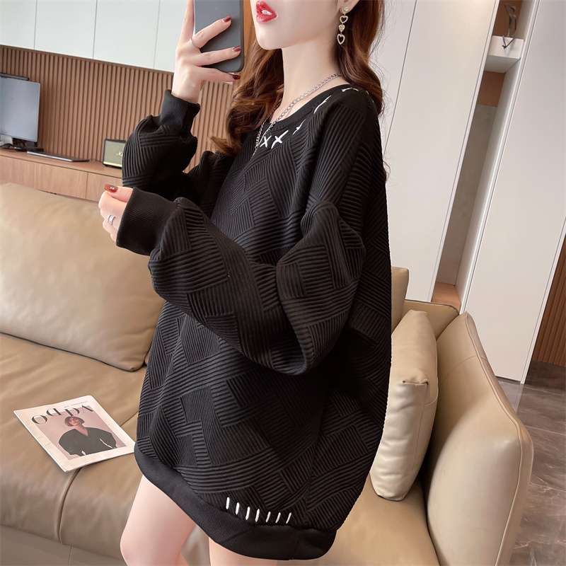 シックな刺繍入りニットチュニック