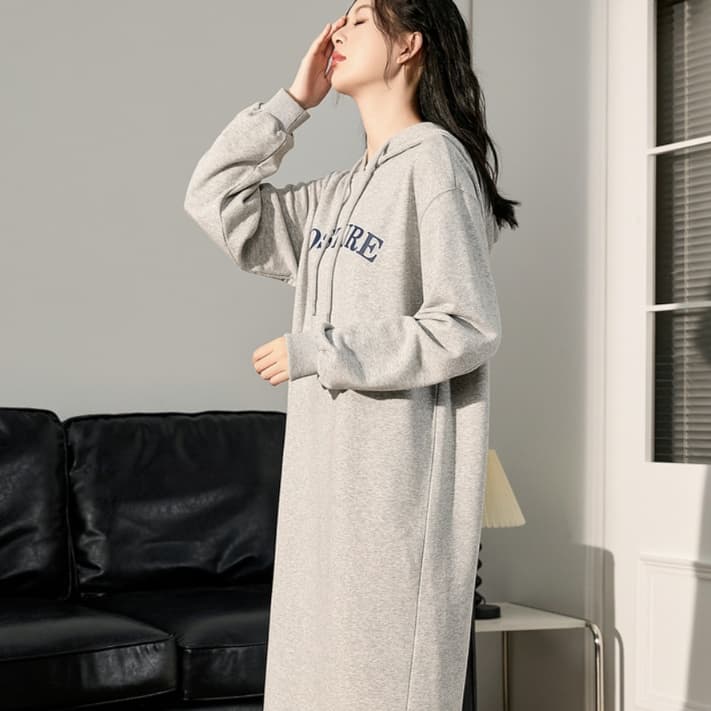 チュニック シンプルロゴ入りパーカーワンピース